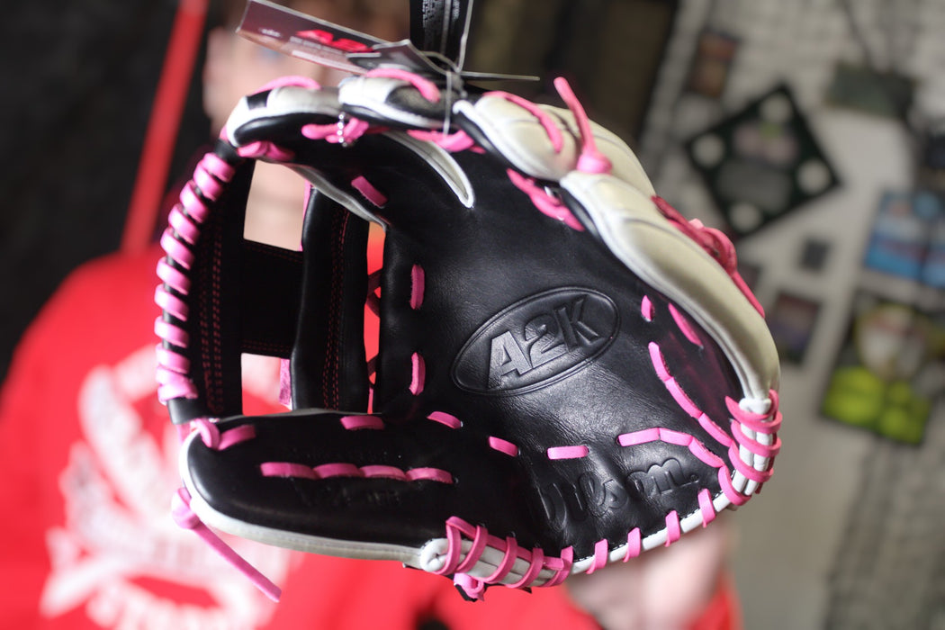 Wilson A2000 June 2024 Glove of the Month